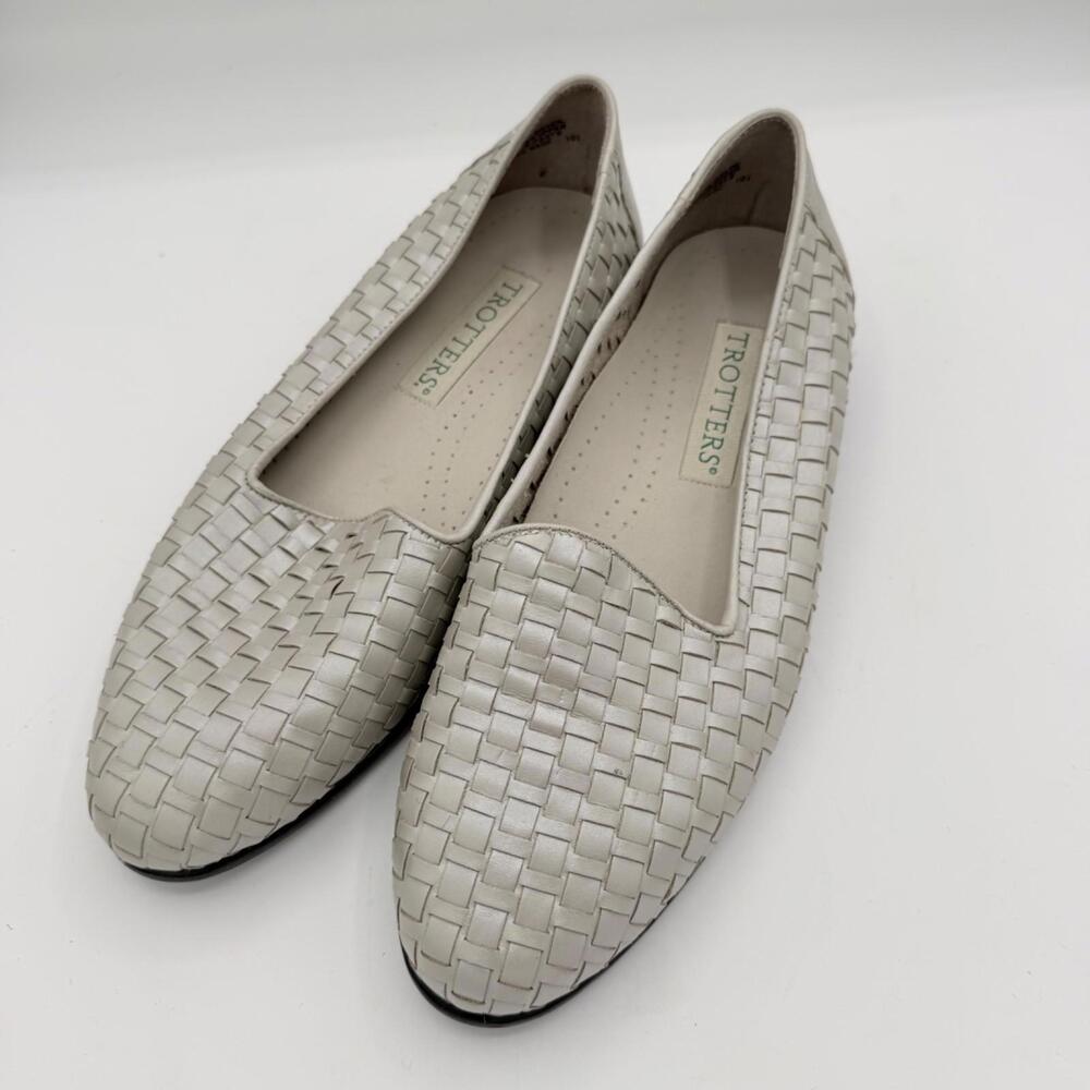 Trotters Women's 8W Liz Woven Leather Beige Off White Flat‎ Loafer Comfort Shoe